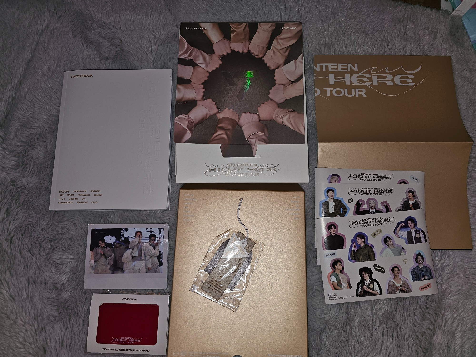 Random photocard from Seventeen Right Here in Goyang
